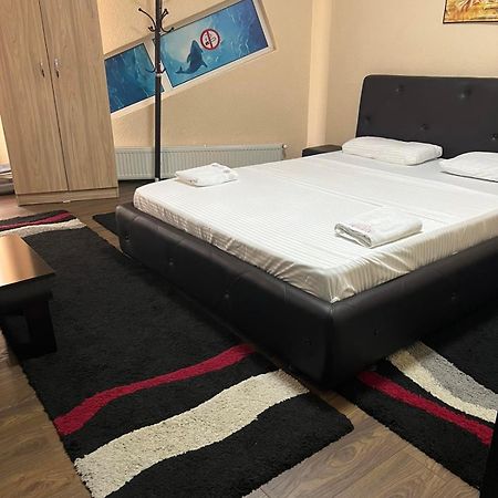 Gjilan Hotelwhite מראה חיצוני תמונה