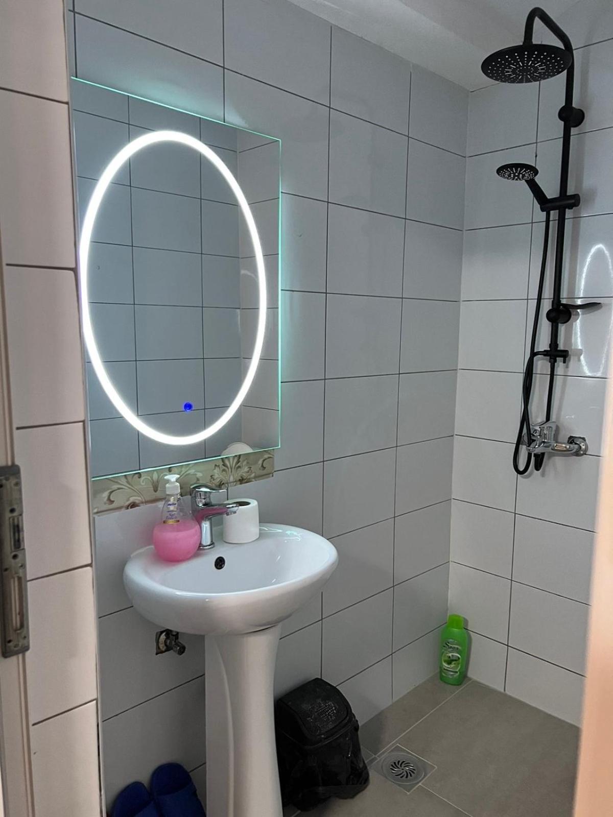 Gjilan Hotelwhite מראה חיצוני תמונה