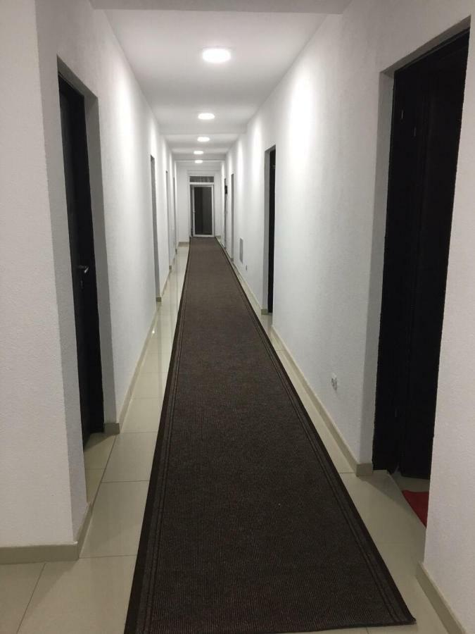 Gjilan Hotelwhite מראה חיצוני תמונה
