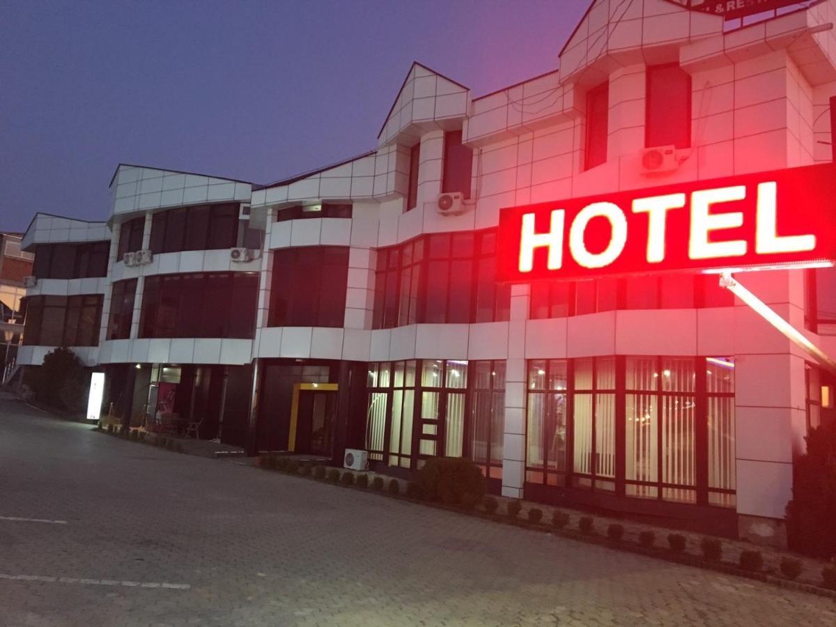 Gjilan Hotelwhite מראה חיצוני תמונה